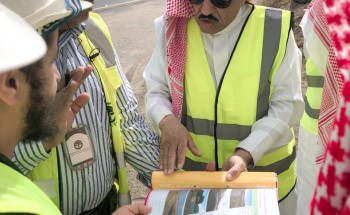 “الشراري” يتفقد عدداً من مشاريع النقل والطرق بعسير وينذر 3 مقاولين بسحب مشروعاتهم