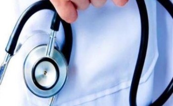 ممرضتان تسعفان شابا تعرض لحالة تشنج مفاجئة أمام فندق بأبها