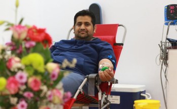 مستشفى الملك عبد العزيز ينظم حملة للتبرع بالدم ضمن كرنفال مناسبتي بالجوف