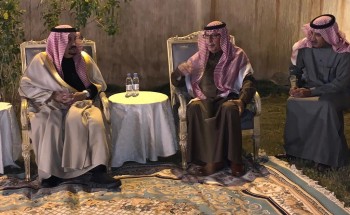 أمير منطقة الرياض يقدم واجب العزاء لأسرة السديري