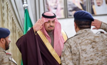 الأمير فيصل بن خالد بن سلطان يستقبل قائدي قوة عرعر السابق والمكلف