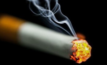 “الغذاء والدواء” تلزم مستوردي التبغ بـ”الغلاف العادي”.. وتمنع وضع المعلومات الترويجية