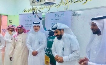 مدير تعليم الحائط يشارك في أول يوم دراسي بمدرسة النصر الإبتدائية