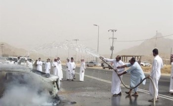 شهود أعيان يكشفون هوية مُنقذ إحدى السيدتين في حادث سير “القنفذة” المروع