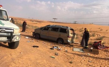 انقلاب حافلة على طريق حائل « جبة »