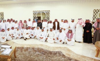 الشاعر المريخي يصدح بالجديد في مجلس الوجيه ناهض الجبر