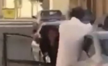 «العمل» توضح حقيقة مقطع تعنيف شخص لفتاة في الشارع