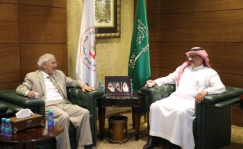 ” القاسم” يستقبل رئيس مجلس إدارة جمعية الهلال الأحمر الكويتي