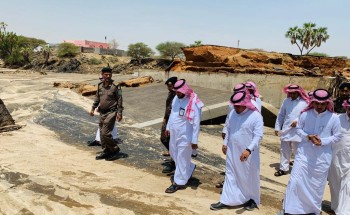 محافظ الدرب يتفقد طريق جندلة