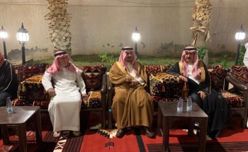 سمو أمير منطقة الرياض يقدم العزاء لأسرة السديري