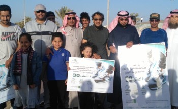 وكيل محافظة املج يتقدم المشاركين في مبادرة “نمشي30”