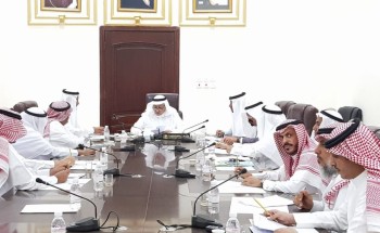 محافظ خليص يترأس اجتماع مجلس مشايخ المحافظة