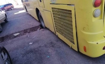 حفريات طرق محافظة الحائط المهملة تربك حركة المرور مع هطول الأمطار الغزيرة