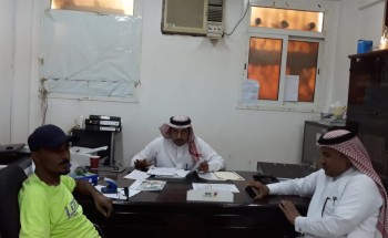 المشرف التربوي الاستاذ جابر عباس يزور مدرسة الطاهرية