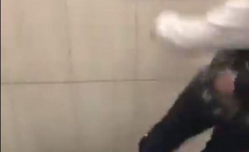 فصل طالب ابتدائي.. اعتدى بوحشية على زميله في مدرسة بالرياض