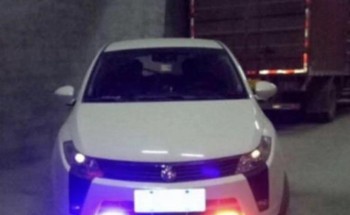 ضبط شاب امتهن بيع أجهزة وبراقات مثل المستخدمة في الدوريات الأمنية والسرية