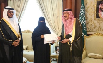أمير منطقة جازان يستقبل مدير تعليم صبيا والفائزين بجوائز التميز