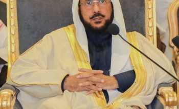 خلال زيارته للمشاركين في مسابقة الملك سلمان المحلية الـ ٢١