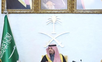 أمير منطقة الحدود الشمالية يكرم اللجان العاملة في حفل استقبال زيارة خادم الحرمين الشريفين للمنطقة