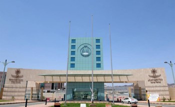 طالبة تنقذ سائق حافلة تعرض للإغماء.. وتقود الحافلة وتُوصل زميلاتها بدلاً عنه