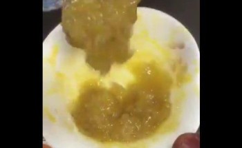 “التجارة” توضح حقيقة فيديو متداول حول منتج “قمر الدين المخلوط بالزجاج”