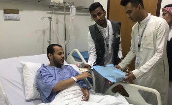 متطوعون يدخلون البهجة على قلوب مرضى المستشفيات بمكة