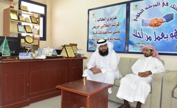 مساعد مدير تعليم الجوف يزور مجمع الخندق