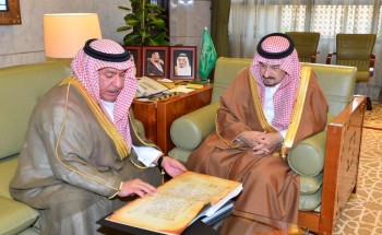 أمير منطقة الرياض يستقبل فيصل بن معمر