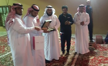 منسوبي مركز إسعاف شمال جدة يكرمون الدكتور ” الزهراني “