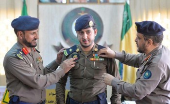 وزير الداخلية يصدر قراراً بمنح 3 من منسوبي الدفاع المدني بحائل نوط الشرف (صور)