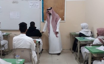 مدير مكتب تعليم املج يتفقد سير الاختبارات بمدارس المحافظة