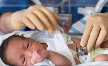 حالة ولادة نادرة لطفلة ظلت 9 أشهر خارج رحم والدتها بالدمام