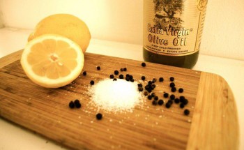 “الليمون والفلفل الأسود والملح”.. خليط سحري لمعالجة 10 أمراض