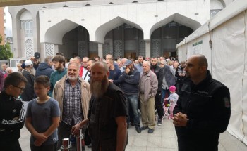 وصول شحنة تقل 8 طن من هدية الملك من التمور لمسلمي البوسنه والهرسك