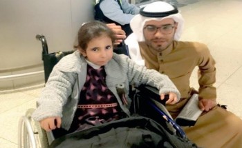 شاب سعودي ينقذ حياة طفلة من نوبة قلبية على متن طائرة