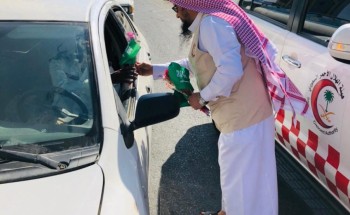 هلال الباحة ‘ يوزع الورود لعابري الطريق