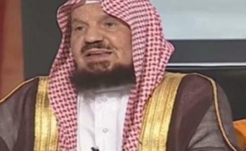الشيخ المنيع: إمام المسجد هو المسؤول عن النداء بالصلاة في الرحال وقت نزول المطر
