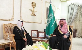 أمير الحدود الشمالية يستقبل مدير مكتب المؤسسة العامة للتأمينات الاجتماعية بالمنطقة