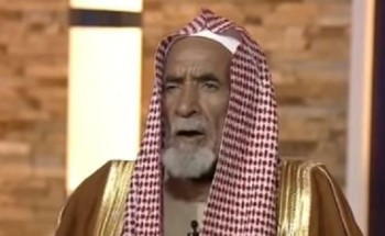 مُسن ناهز عمره الـ94 يحرص على زيارة المرضى يومياً على مدار 30 عاماً.. تعرّف على قصته