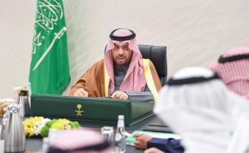 أمير منطقة الحدود الشمالية يرأس اجتماع القيادات الإدارية والمحافظين