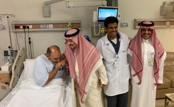 أمير الرياض يطمئن على صحة بن عبدالواحد بعد العارض الصحي الذي تعرض له مؤخراً