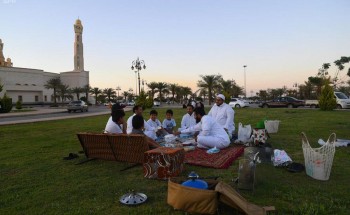 الأجواء المعتدلة تشجع أهالي تبوك على تناول الإفطار في المتنزهات (صور)