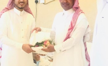 فريق الطب المنزلي بمستشفى صامطة يعايد المرضى في منازلهم