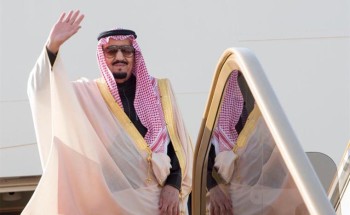 خادم الحرمين يغادر إلى تونس وينيب ولي العهد لإدارة شؤون البلاد