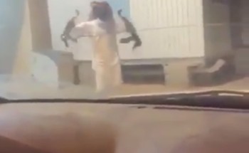 النائب العام يوجِّه بالقبض على شاب هدَّد بقتل مواطنين