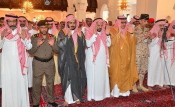 وكيل إمارة الرياض ينقل تعازي القيادة لأسرة الشهيد الحارثي