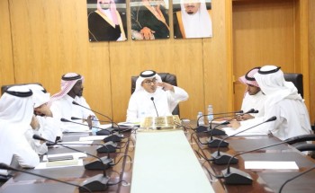 مساعد مدير التعليم يناقش خطة برنامج أسبوع التهيئة للعام الدراسي الجديد