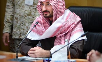 وزير الحرس الوطني في اتصال مرئي مع أبطال الحد الجنوبي: ” كلنا جنود سلمان”