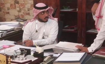 رئيس بلدية بيش الدغريري يجتمع برؤساء الأقسام بالبلدية