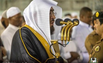 بالفيديو والصور.. المصلون يؤدون صلاة الخسوف بالمسجد الحرام